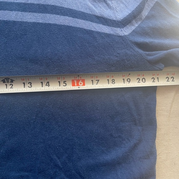 Men’s Banana Republic crewneck sweater - Picture 3 of 3